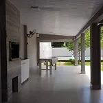 Casa Aconchegante, Local Espacoso E Bem Localizado