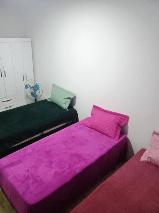 Casa Aconchegante, Local Espacoso E Bem Localizado *