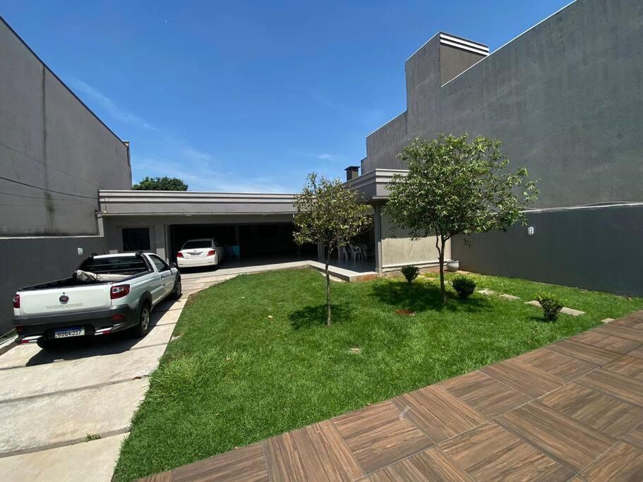 Casa Aconchegante, Local Espacoso E Bem Localizado *