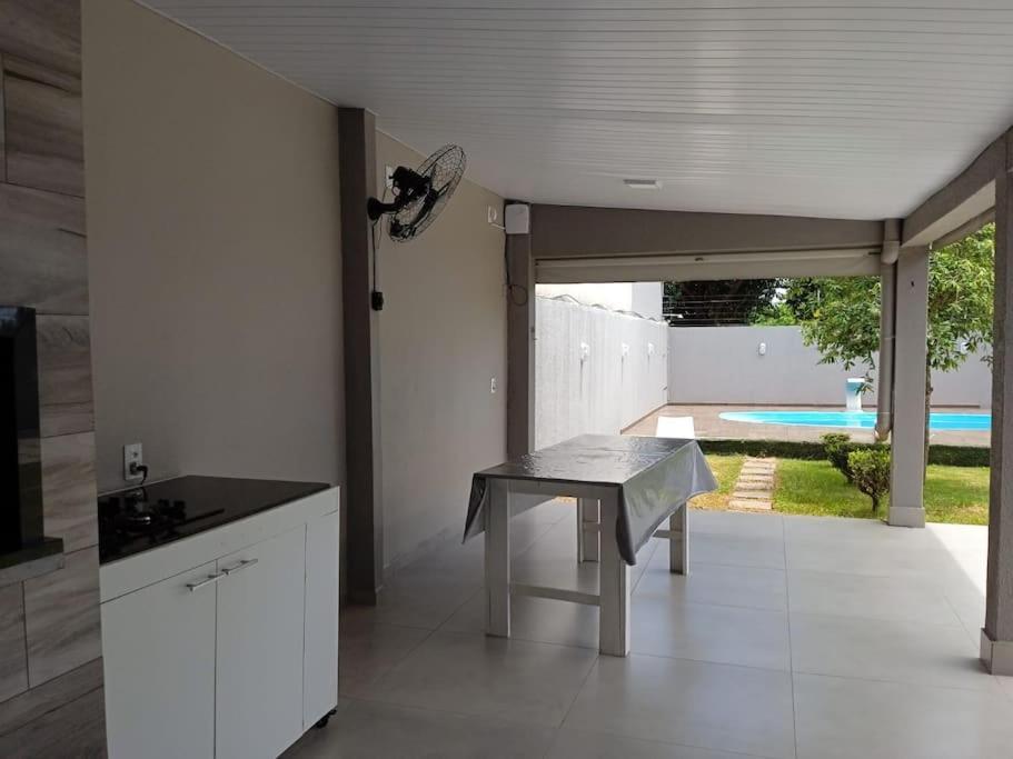 Casa Aconchegante, Local Espacoso E Bem Localizado